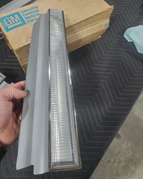 NOS G-body Cutlass reverse lights (pair)