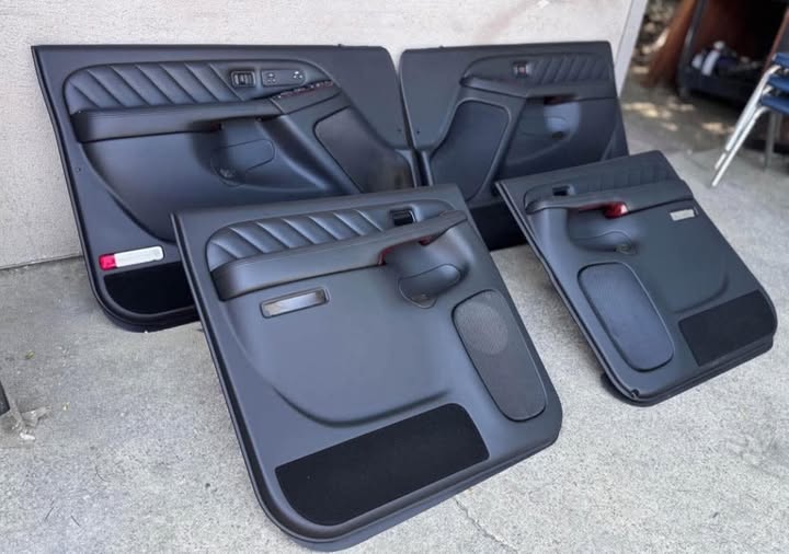 2006 Cadillac Escalade platinum door panels