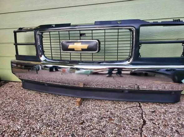 94/98 Chevrolet OBS grille and bumper